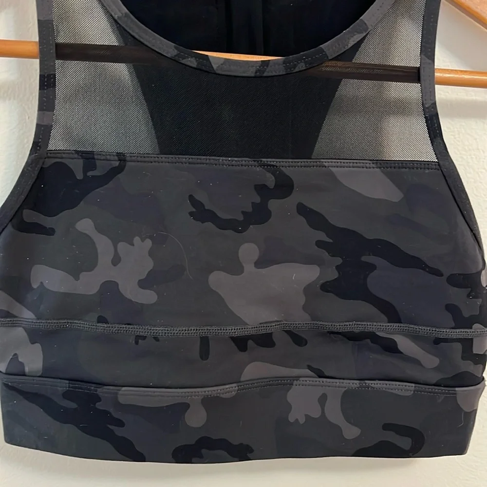 Zyia sports bra camouflage print mesh panel black gray zip back size small